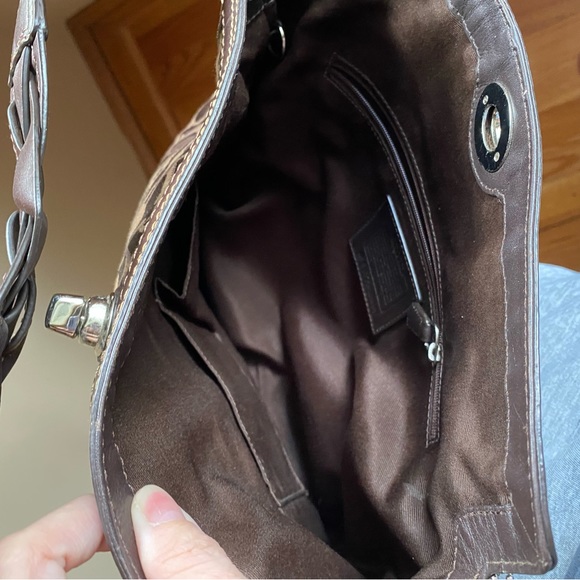 Gorgeous authentic Signature Coach Shoulder Bag - Picture 8 of 11